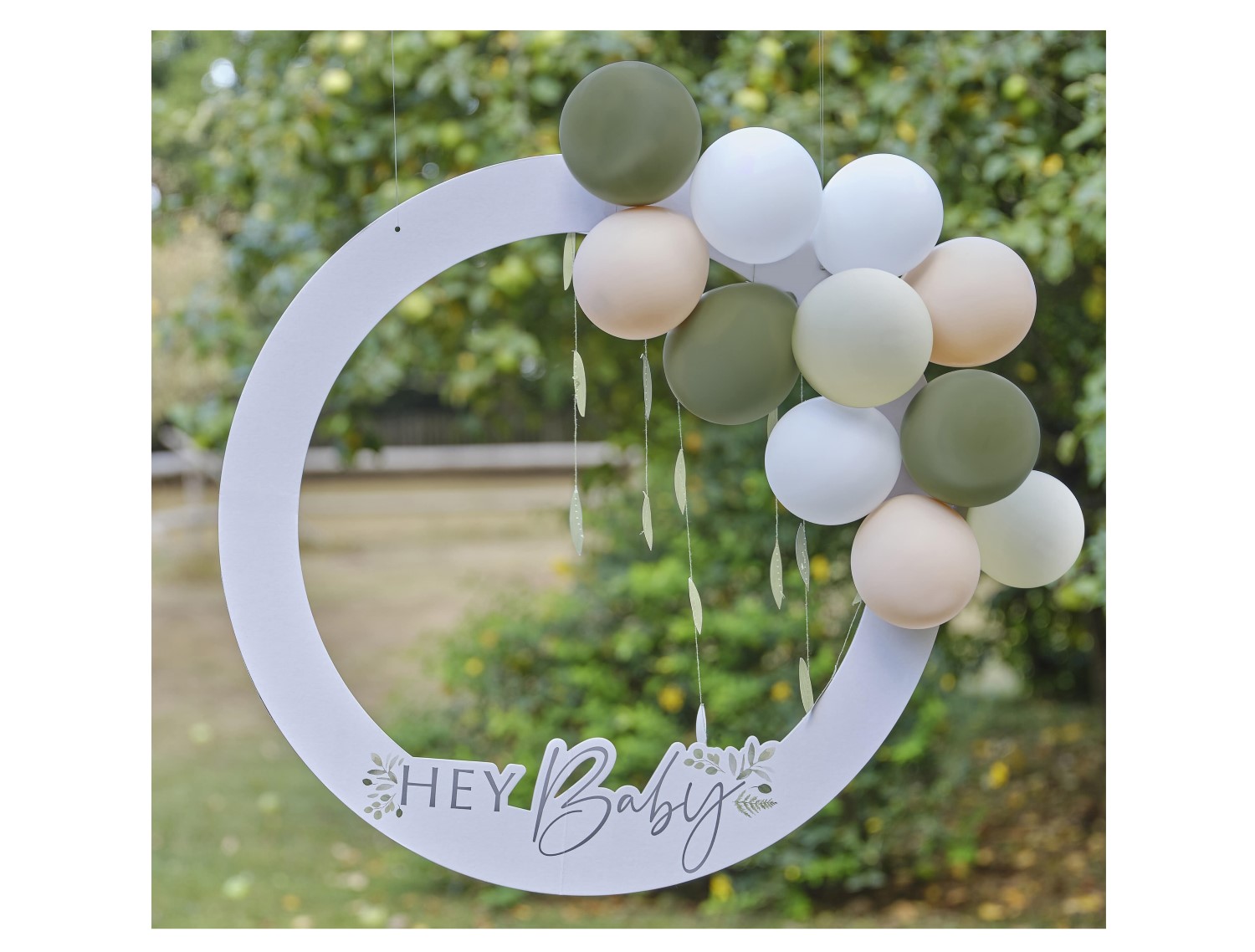 Διακοσμητικό κρεμαστό πλαίσιο για baby shower με λάτεξ μπαλόνια και χάρτινα πράσινα φύλλα
