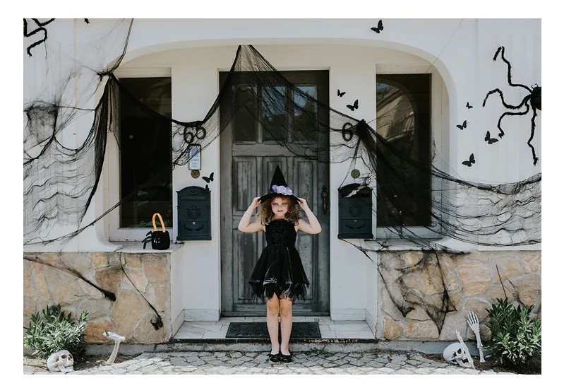 Μαύρο ύφασμα για διακόσμηση σε Halloween πάρτυ