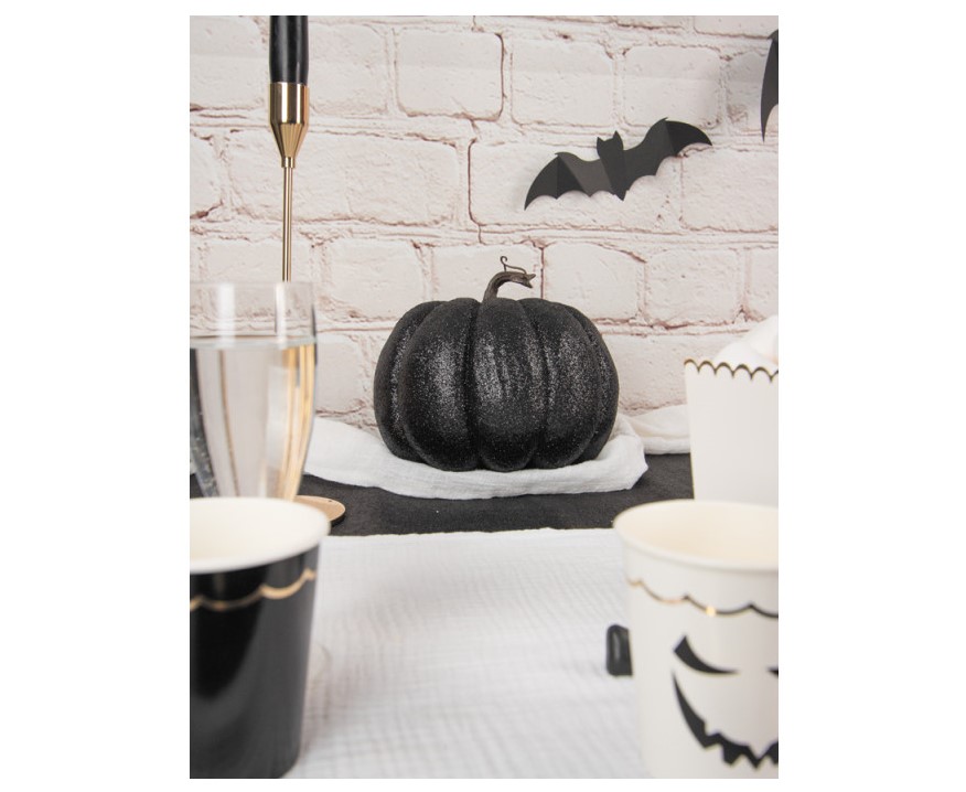 Μικρή μαύρη με γκλίτερ κολοκύθα για διακόσμηση τραπεζιού σε πάρτυ με θέμα το Halloween