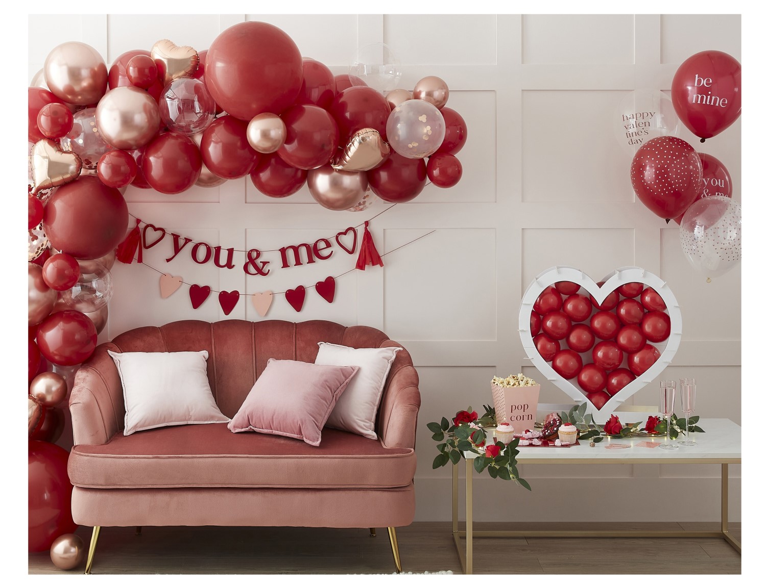 Καρδιά πλαίσιο για μοσαϊκό με μπαλόνια για την ημέρα του Αγίου Βαλεντίνου