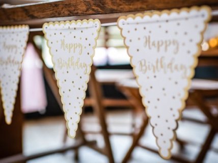white-flags-happy-birthday-bunting-with-dots-and-gold-foiled-print-for-party-decoration-79587