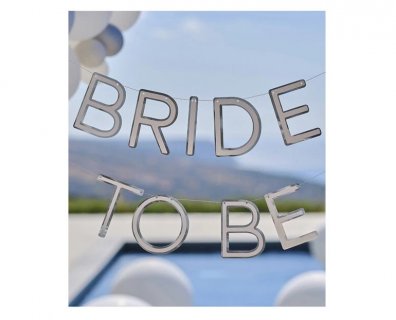 Άσπρη γιρλάντα με ασημοτυπία με τα γράμματα Bride to Be