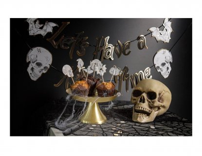 Let's have a killer time set of garlands with bats and skulls for a Halloween theme party