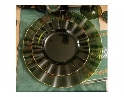 Small reusable plates in green color from the Elegance collection