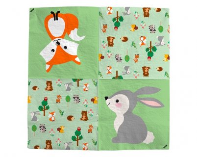 Green luncheon napkins with the animals of the forest design