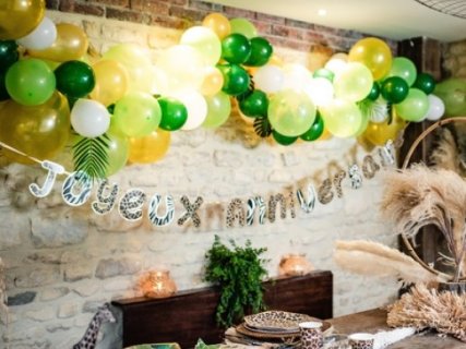 jungle-balloon-garland-with-accessories-for-party-decoration-79629