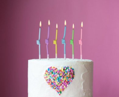Swirl birthday cake candles in macaron colors