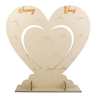 Επιτραπέζιο ξύλινο σταντ σε σχήμα καρδιάς για την παρουσίαση γλυκισμάτων και δώρων