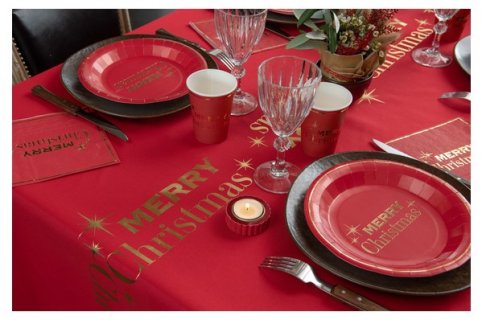 Red paper cups with gold foiled Merry Christmas print