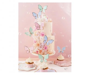 Toppers in the shape of butterflies for the cake decoration
