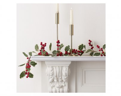 Decorative garland for Christmas with artificial mistletoes
