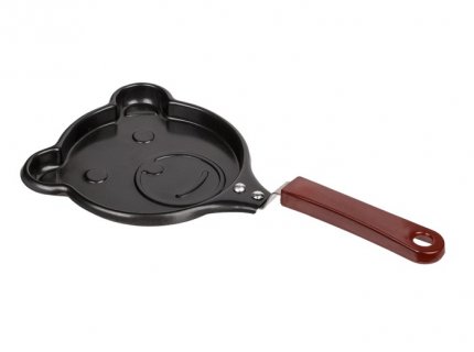 Frying pan in the shape of a bear face