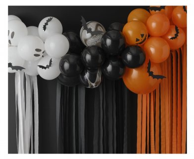 Balloon garland and backdrop with ghosts, bats and pumpkins