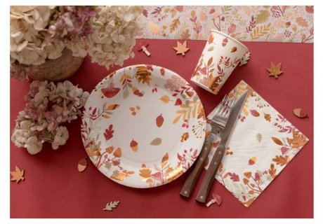 Large plates with autumn leaves, mushrooms and acorns design