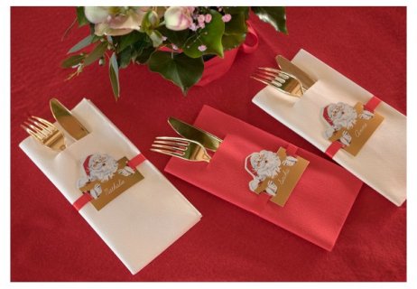 Luxurious napkins in white color with pocket for the cutlery set
