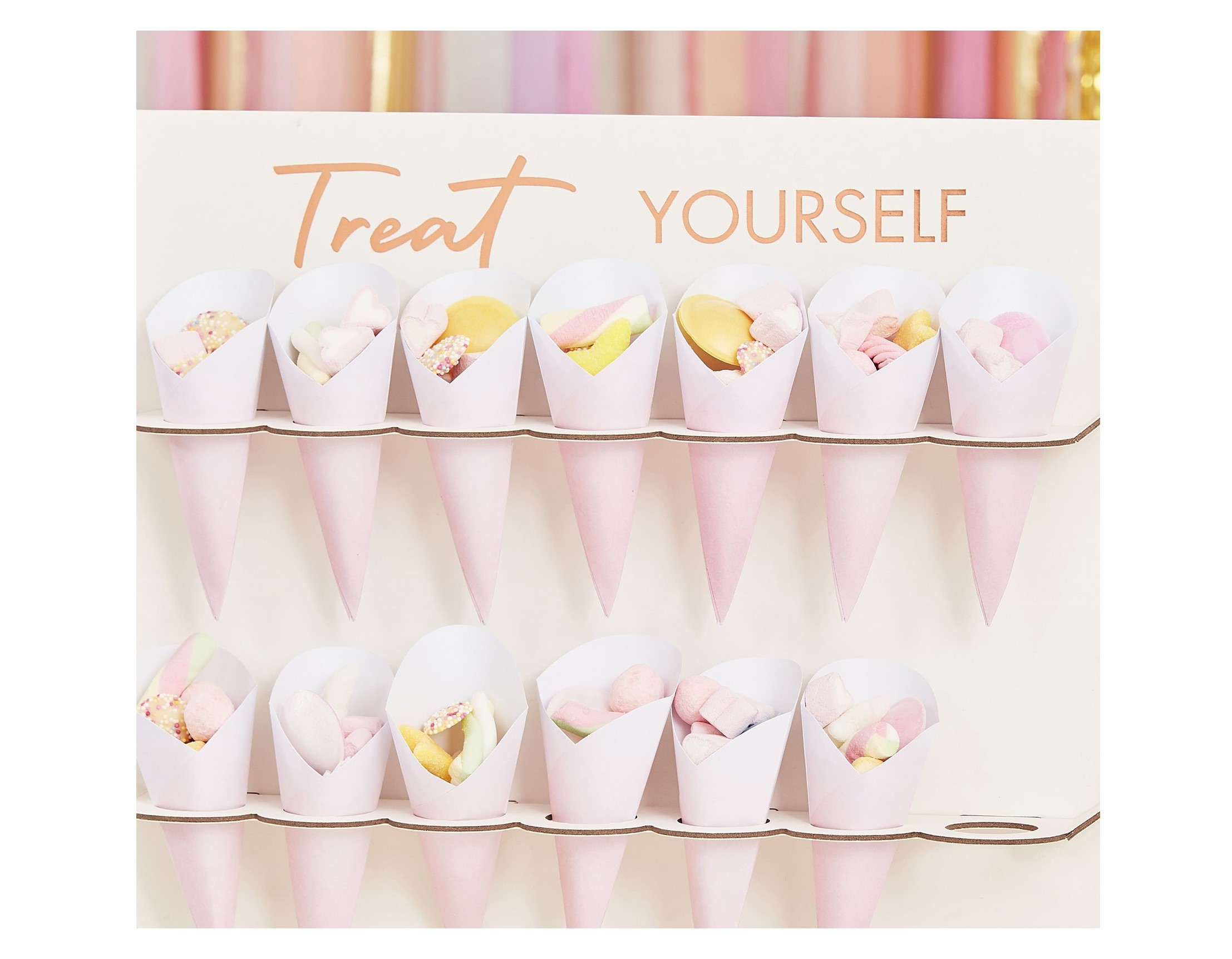 Σταντ με ροζ χρυσά γράμματα Treat your Self με θήκες για χωνάκια